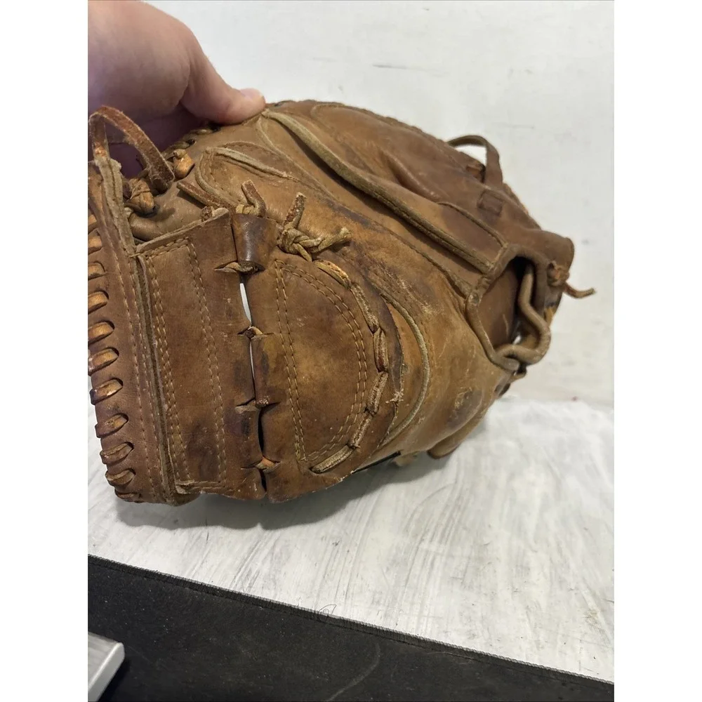 Seaway CM14 Catchers Mitt Baseball Leather Professional VTG GOES ON RIGHT HAND